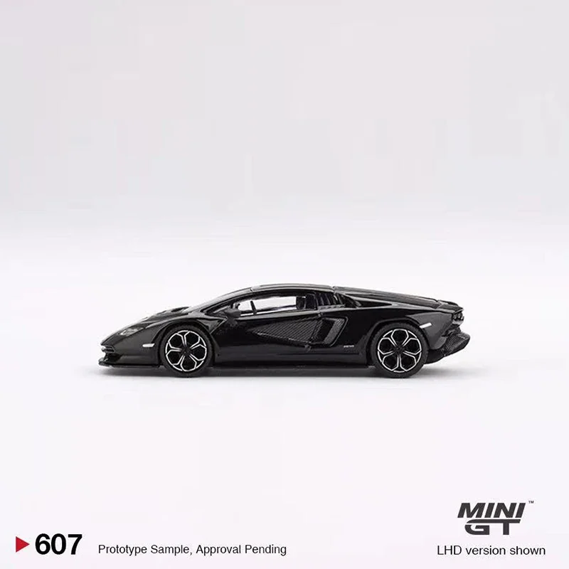 MINI GT 1:64 ของเล่นรุ่นรถ Countach LPI 800-4 Nero Maia Alloy Die-Cast กีฬารถสีดํา # ของขวัญคอลเลกชันจอแสดงผล LHD 607