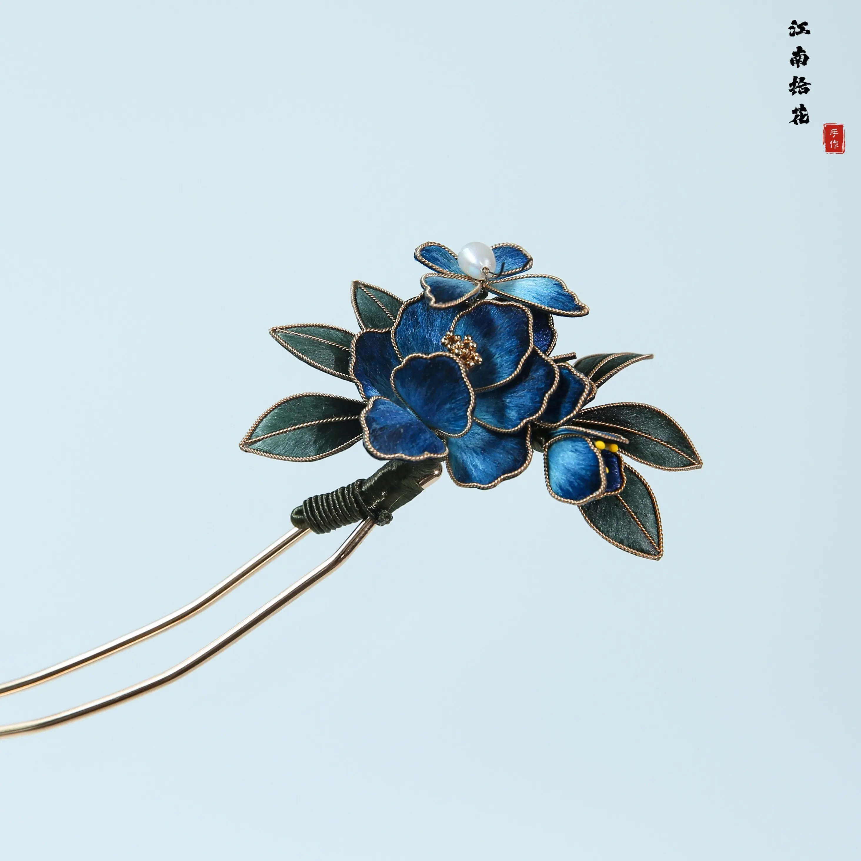 Handmade Intangible Heritage Velvet Hairpin, Imitation Kingfisher Filigree Hair Ornament, Exquisite New Chinese Xiuhe Headpiece