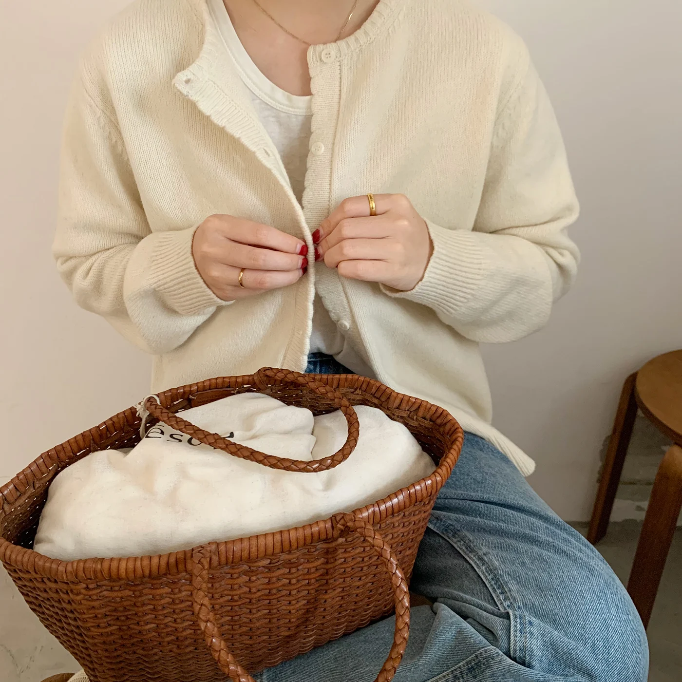 

Теплый шерстяной кардиган с рюшами для женщин, осенне-зимний, новый, удобный, с длинными рукавами, круглым вырезом, простой в сочетании