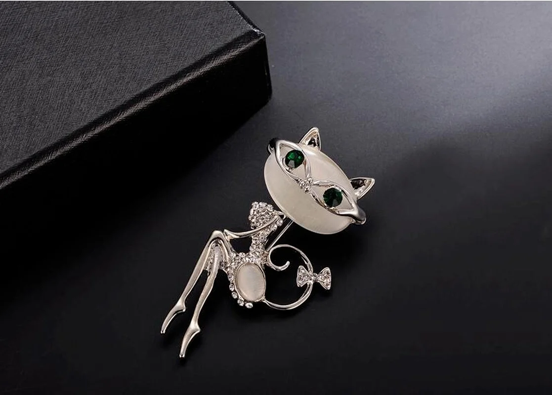 Opal Super Cute Kitten Cat Eye Stone Brooch Crystal Collar Creativity Dress Fashionable Style Sexy Wedding Accessories