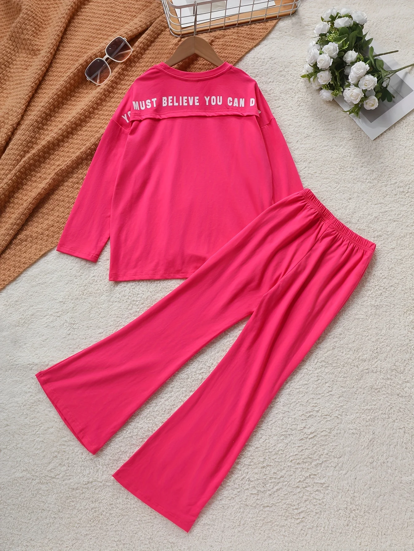 ملابس بناتي مكونة من قطعتين، نمط الربيع والخريف، تي شيرت بأكمام طويلة وسراويل جرس، ملابس أطفال عصرية وأنيقة للفتيات الأكبر سنًا #1