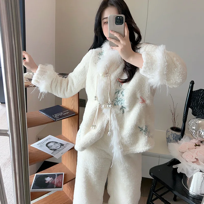 

New Chinese Embroidered Pajamas Women's Coral Velvet National Style Retro Thick Loose Warm Wool Collar Lamb Velvet Home Clothes