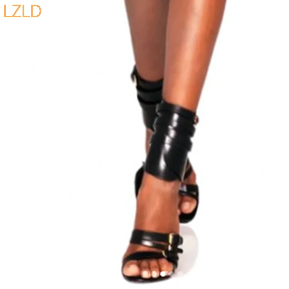 صنادل نسائية سوداء مثيرة موديل 2025 صنادل طويلة جديدة مفتوحة من الأمام بحزام متقاطع وإبزيم للشارع موضة الحفلات والمرحلة #3