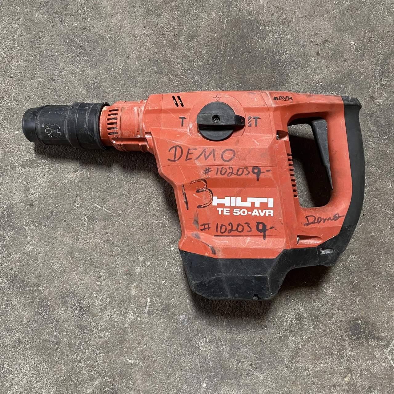 

Промышленный электрический перфоратор и отбойный молоток HILTI TE 50-AVR двойного назначения для бетонного бурения, б/у, только корпус, 110В