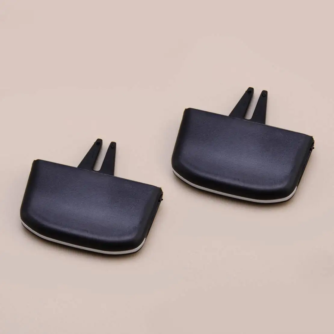 

2Pcs ABS Front Center A/C Air Vent Outlet Tab Clip Fit for Volvo V60 S60 V40 2013 2014 2015 2016