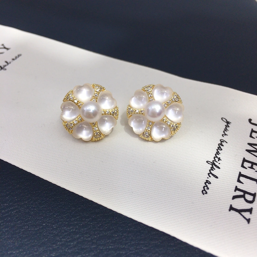 

Natural Freshwater Pearl Earrings Fashionable Palace Style Natural Seashells Cute Pearl Style Micro Inlaid Zircon Pearl Earrings