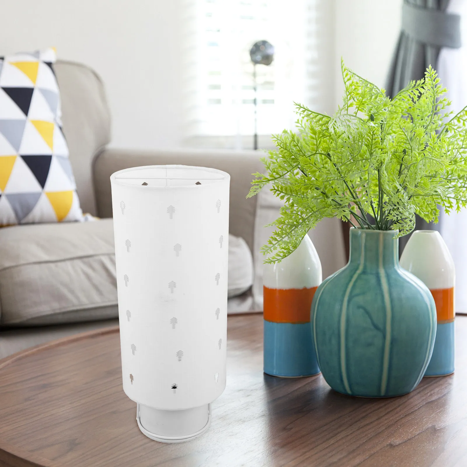 

Небольшая настольная лампа с тканевым абажуром, полый дизайн, для спальни, прикроватная, с мягким тканевым плафоном, декоративный ночник для гостиной