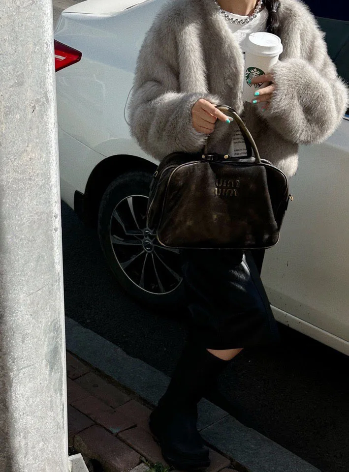 Faux Fox Fur Women Coats Solid Short Jackets Long Sleeve Round Neck Open Stitch Thick Slim Fit Elegant Casual 2026 Autumn Winter