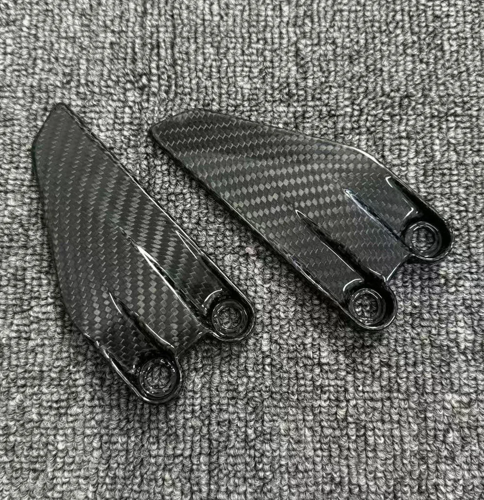 

3K carbon fiber heel plate foot guard, suitable for Duke 250/390 390 Duke 2018-2023 motorcycles