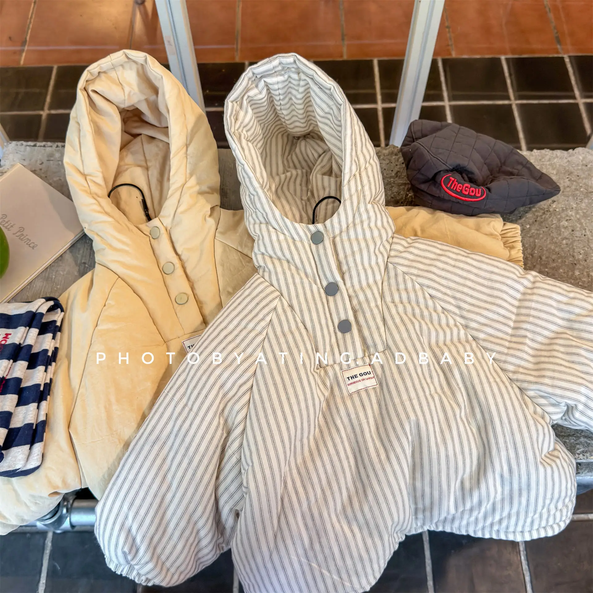 Casaco Infantil 2026 Inverno Novo Casaco Coreano Acolchoado com Capuz para Bebê Menina Roupa Externa