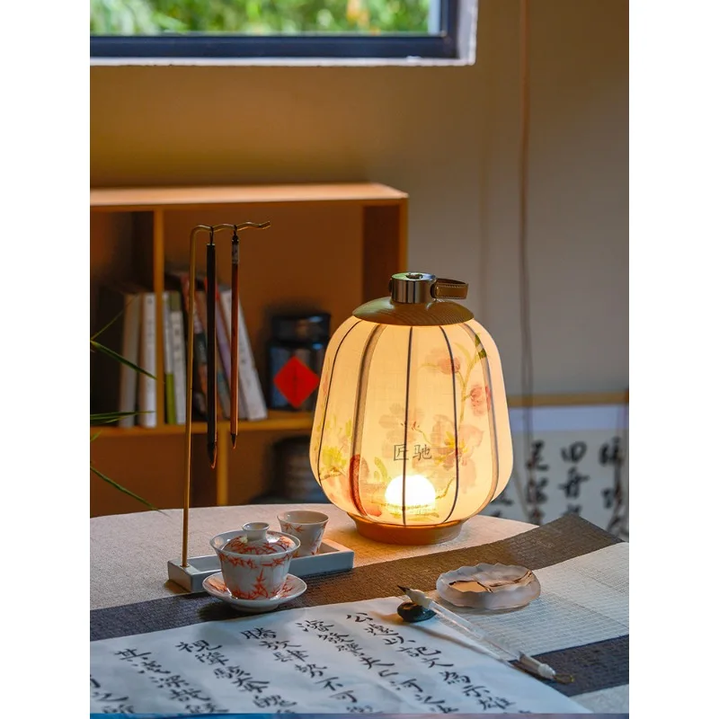 Palace lantern new Chinese retro hand-painted table lamp bedside lamp night lamp portable hanfu photo atmosphere light
