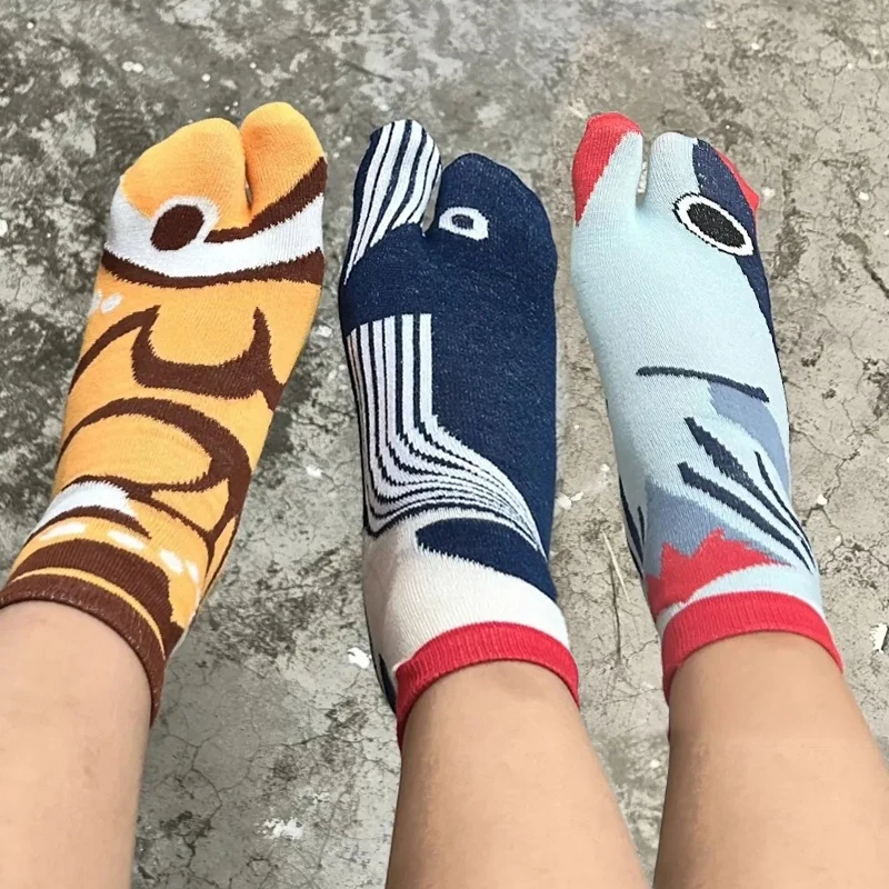 

Breathable Japanese Split Toe Cartoon Fish Socks Cute Eel Mid Socks Anti Odor Soft Socks Novelty Ankle Foot Cover Couple Sox