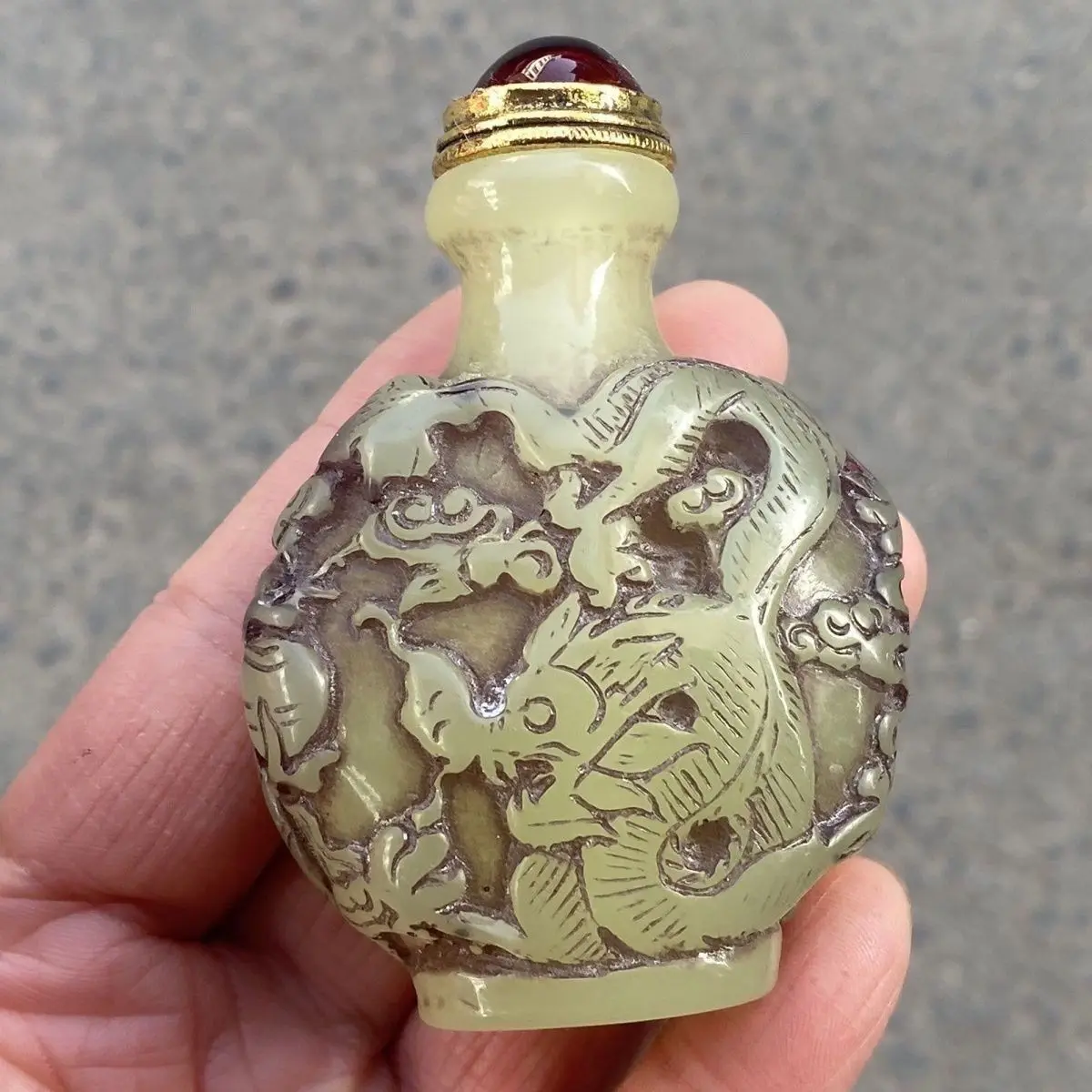 Retro Good luck flying dragon Snuff Bottle mini bottle ﻿