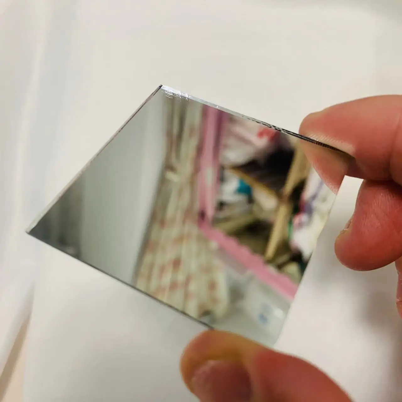 หลายขนาด45องศาเย็นกระจก50X50X1มม.จาก300nm ถึง700nm สะท้อนแสงที่มองเห็นได้ Ray reflector กรองแก้ว