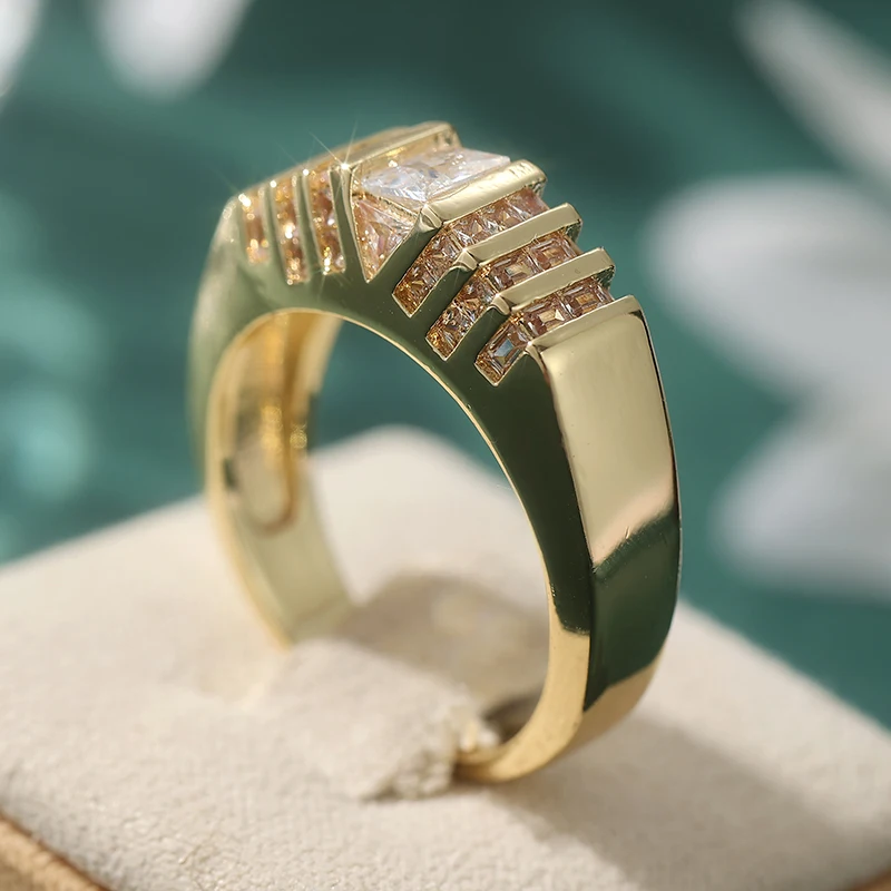 Exquisiter Eingelegter Weißer CZ Damenring Trendiger Goldfarbener Geometrischer Alltags- und Partyschmuck Jubiläumsgeschenk – Detail 2