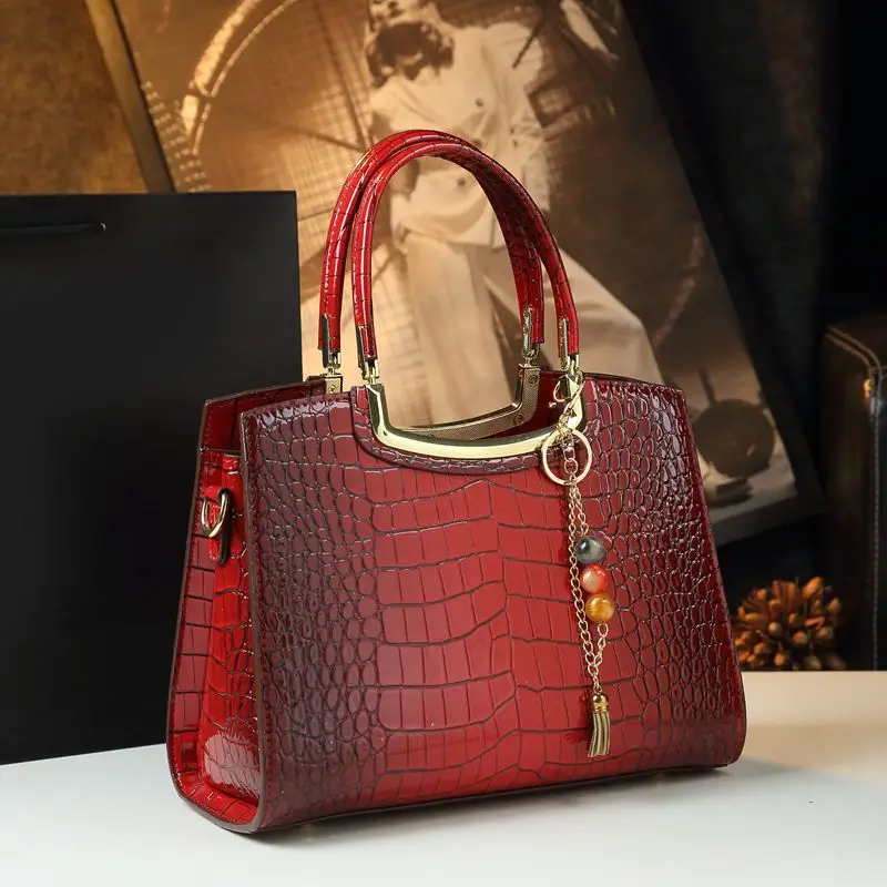 Crocodile Pattern Leather Women Handbags Red Ladies 2024 New Tote Bag Atmospheric Middle-aged Mother Shoulder Messenger Bags