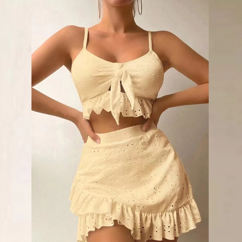 Dames été à lacets trois pièces maillot de bain Sexy couverture en dentelle string Micro avec volants jupes ensemble femmes 2025 couleur unie Bikini ensemble