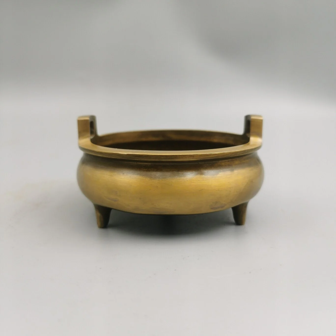 Retro Brass Burning Small Incense Burner Buddhist Small Ding Furnace Zen Incense Table Home Creative Decorative Crafts