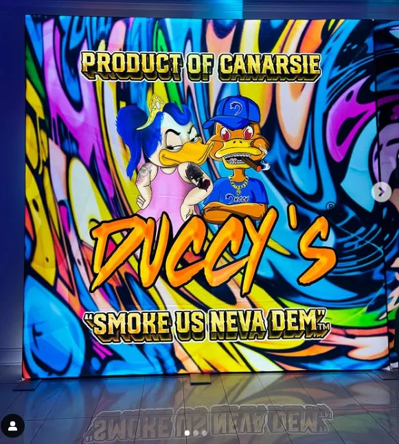 Anime Expo 20x30 Idee personalizzate per cabine per esposizioni commerciali con accattivante espositore a LED retroilluminato e portaoggetti