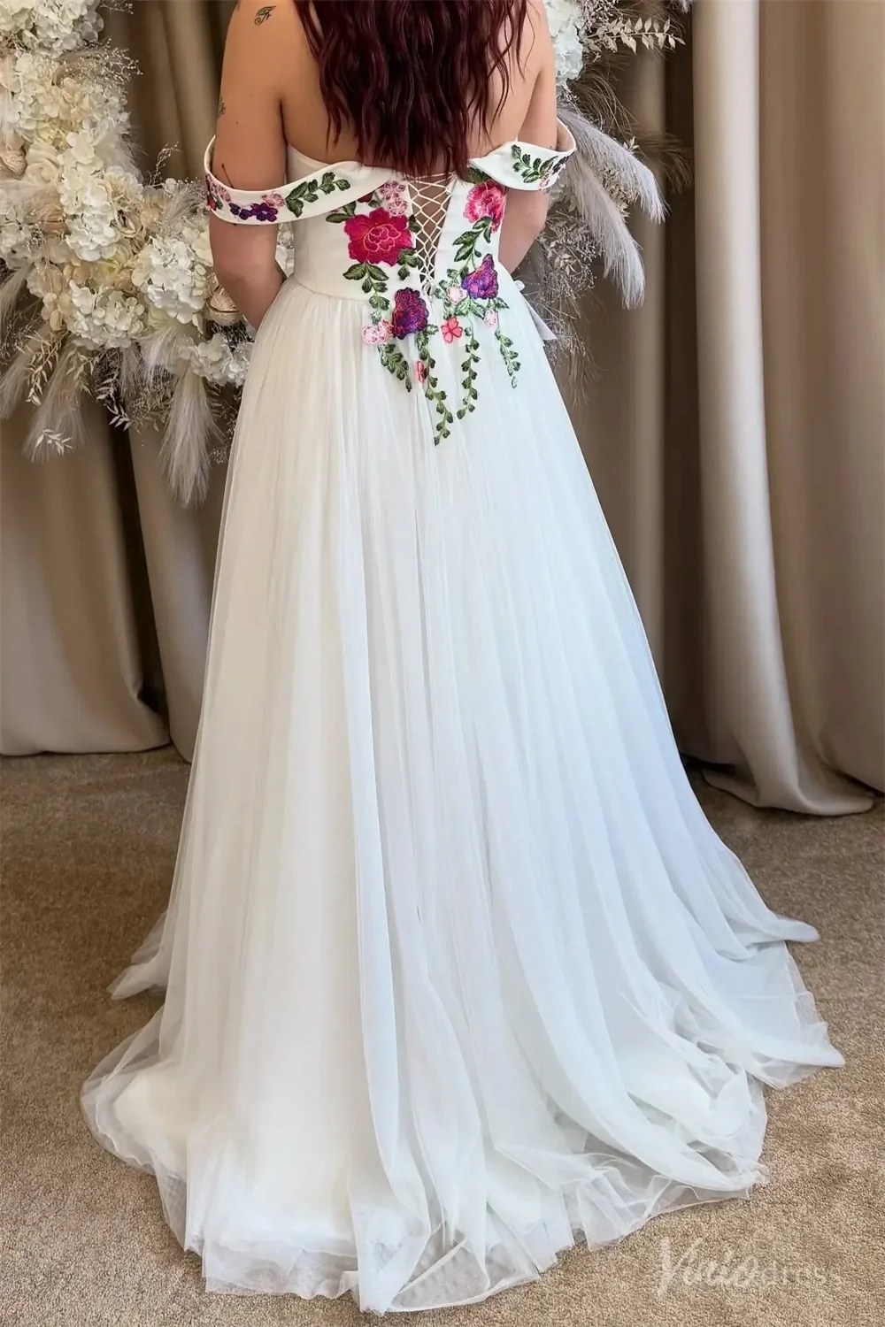 Tokyo Customized White Spaghetti Strap Wedding Dresses Sleeveless Tulle Lace-Up Bridal Gown Side High Split A-Line Wedding Gown