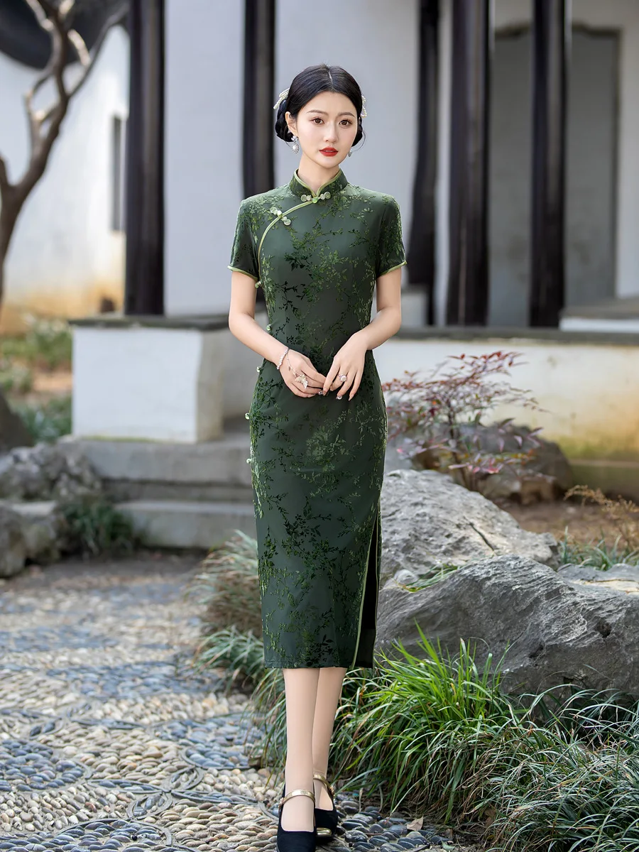 Wanita antik berkelompok gaya Cina kerah Mandarin Qipao tradisional Cina hijau cheongsam