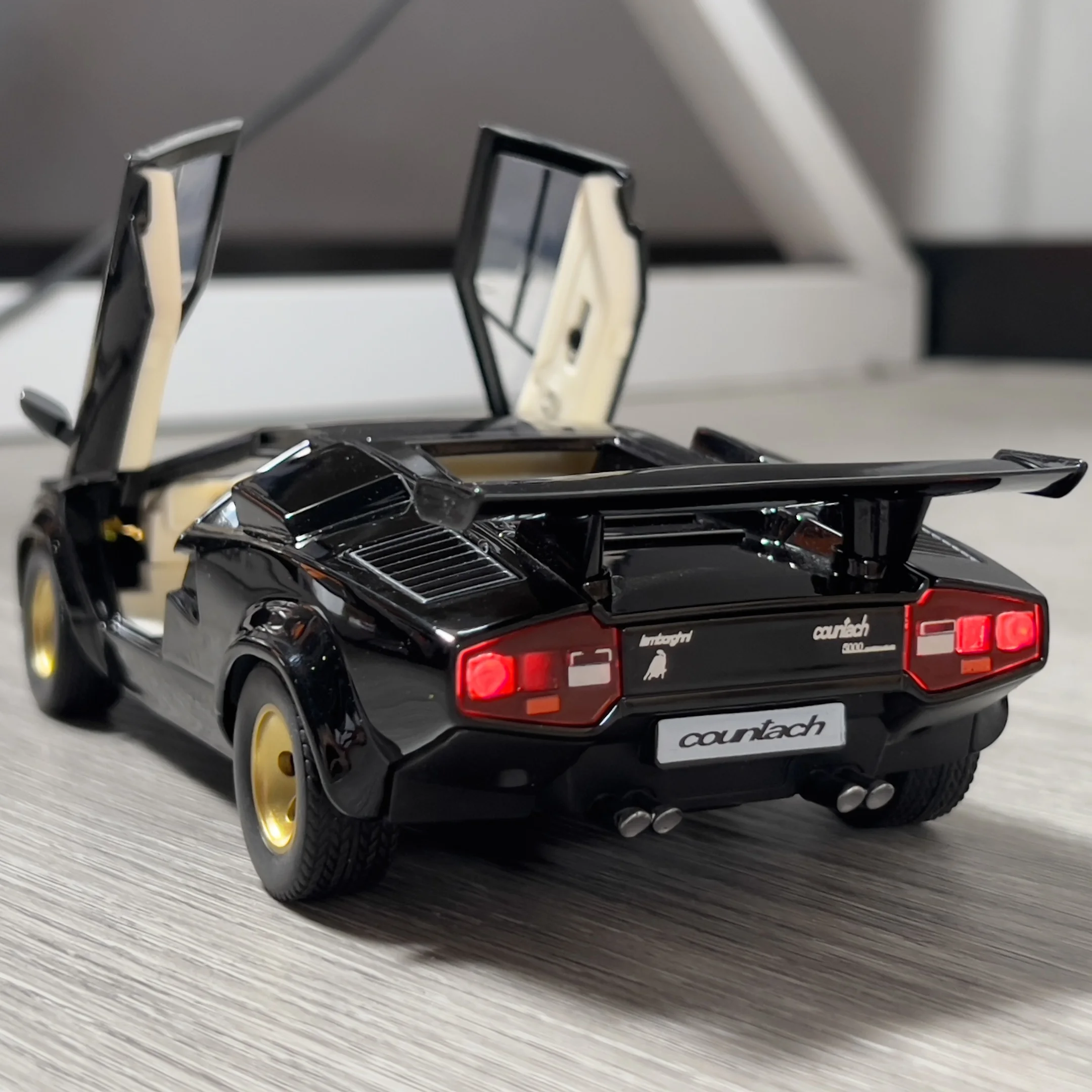 ミニッツランボルギーニブラックカウンタックLP500S 1:24 ランボルギーニ カウンタック LP500S メタルモデルカー