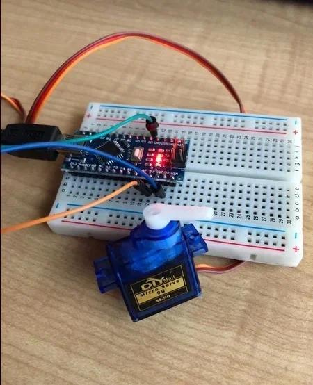 4 pz Micro Servo Analogico SG90 9g Leggero Mini Piccoli Servi Kit Motoriduttore In Metallo 180 Gradi per Arduino RC Auto Aereo Robot