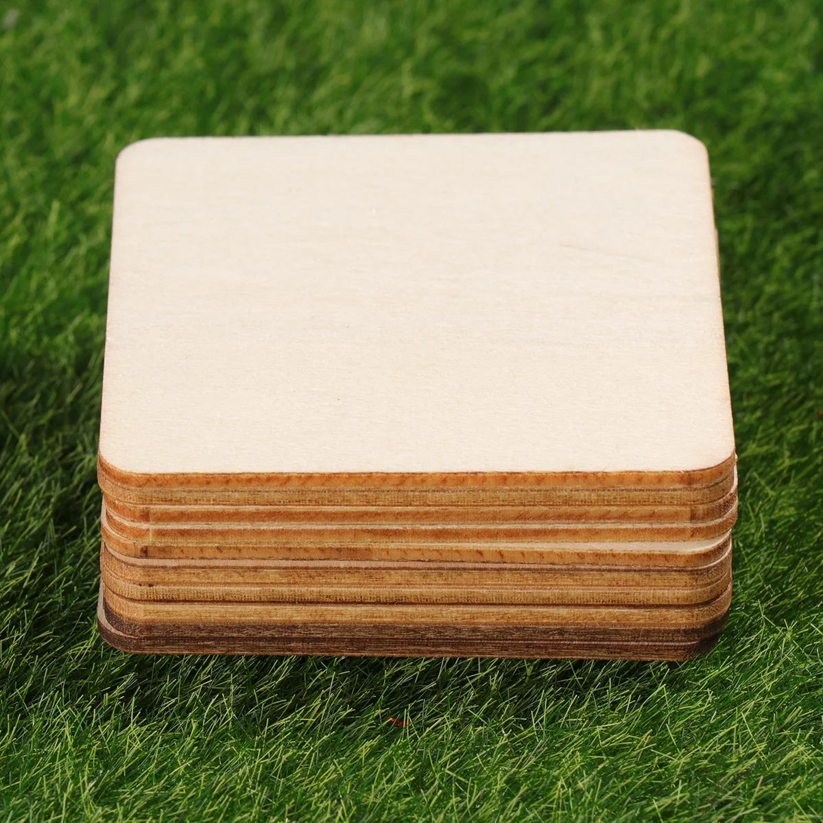 

40 PCS Unfinished Wood Ornaments Square Cutouts Wooden Art Decorations Slices Craft DIY Projects