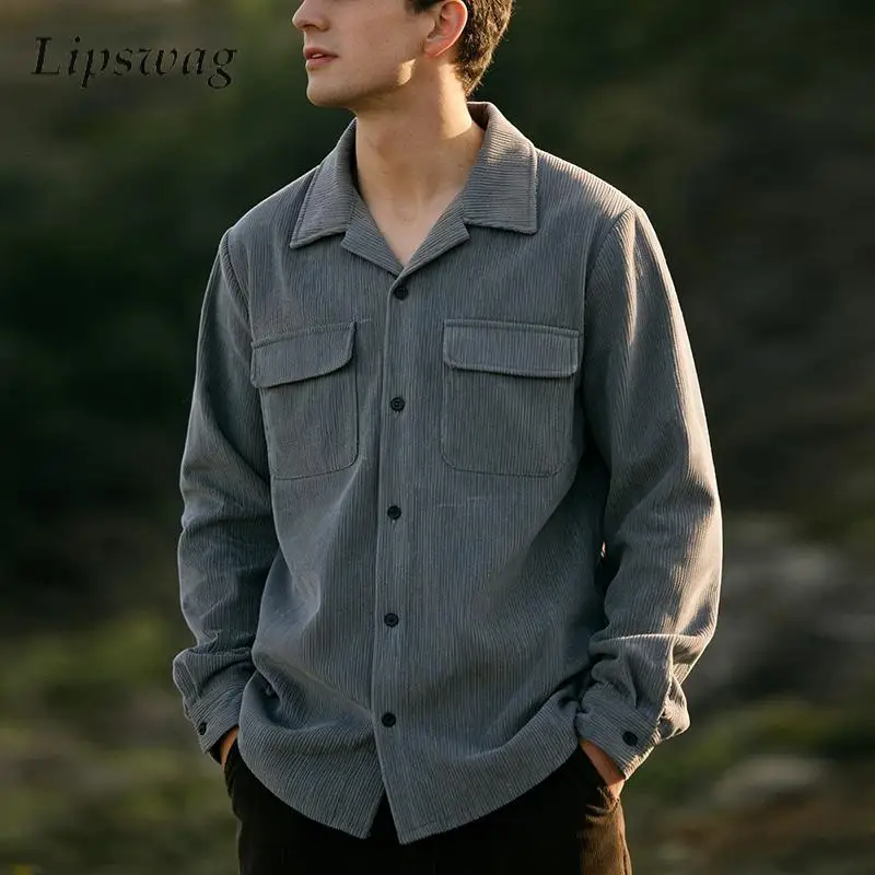 

Стильная вельветовая мужская куртка-рубашка-карго 2026, весенне-осенняя уличная одежда, модная мужская однотонная верхняя одежда, винтажные куртки на пуговицах