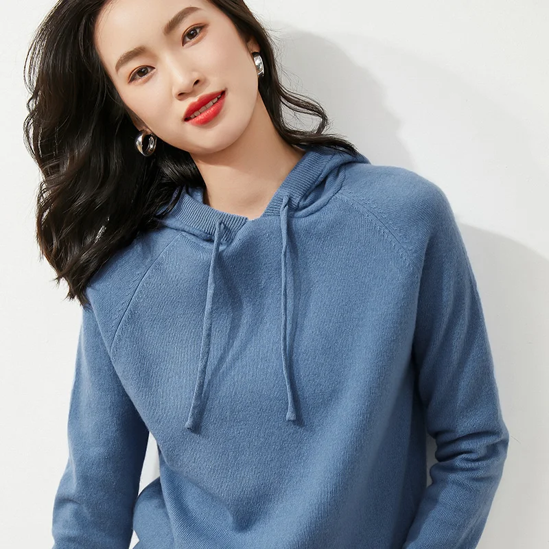 เสื้อฮู้ดกันหนาวสำหรับผู้หญิง ผ้าถักเนื้อบาง ทรงหลวม สวมใส่สบาย เหมาะสำหรับใส่เที่ยวหรือเดินทาง  ดีไซน์เรียบง่าย ดูดีมีสไตล์