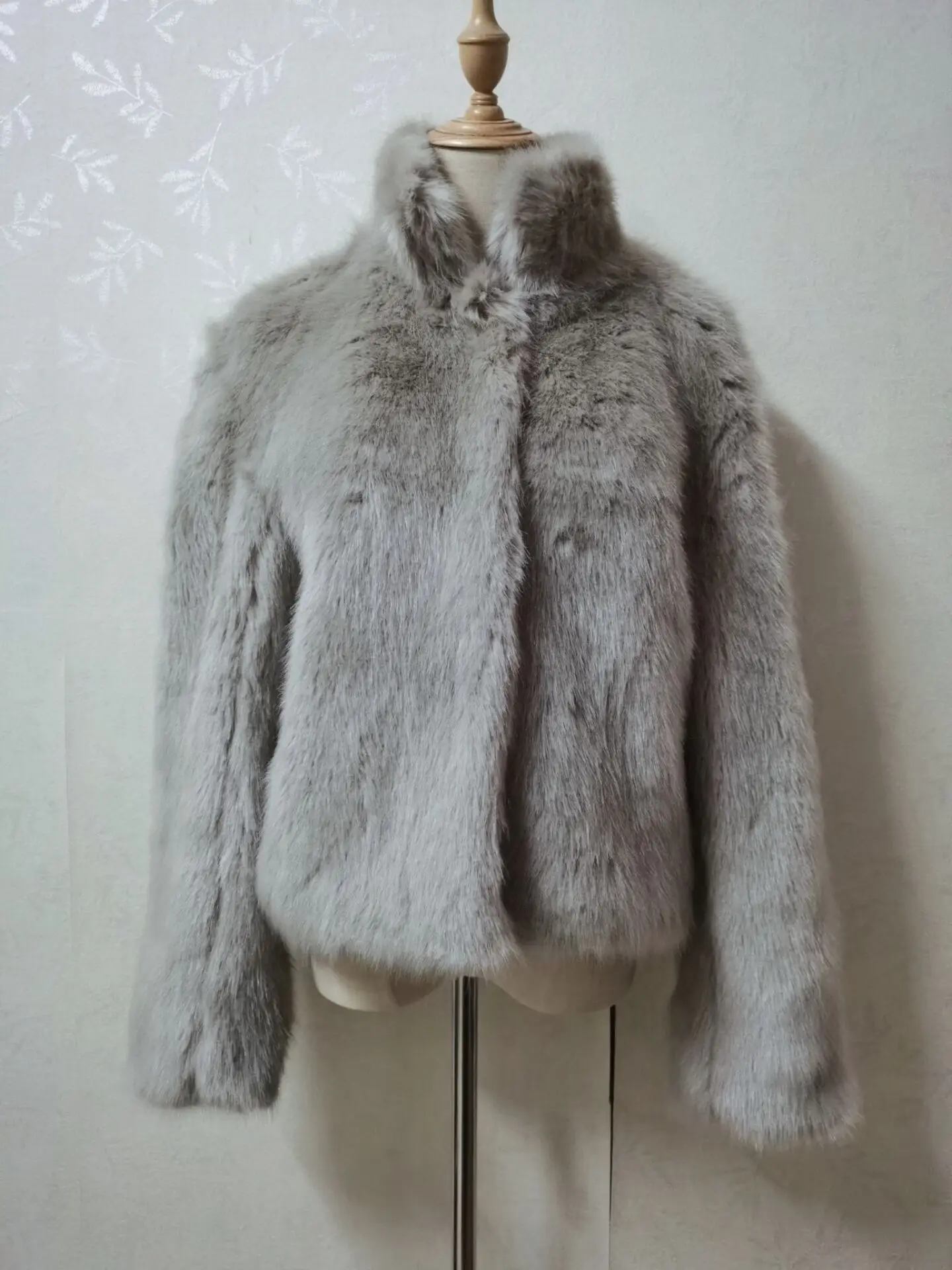 Cinza lapela stand colarinho peludo shaggy faux fur casaco para mulheres, casaco quente peludo de manga cheia, outerwear curto, alta qualidade,