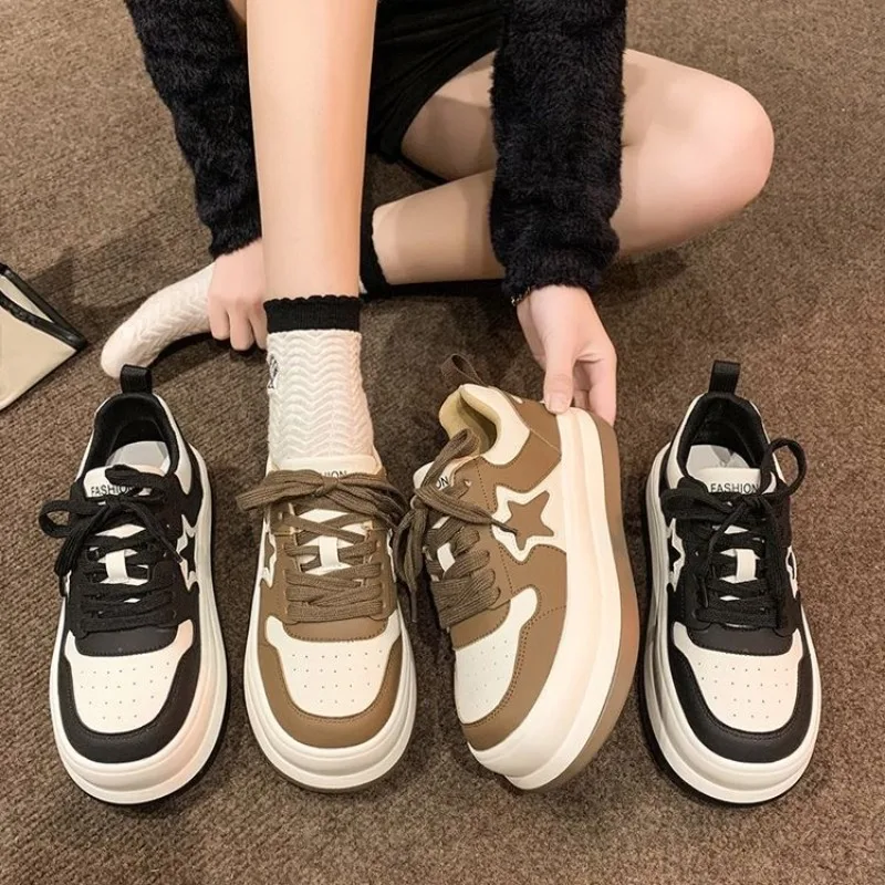 Star Walking Sneakers Y2K Platform Shoes Thick Sole Comfortable Running Shoes Aesthetic Tennis Shoes for Walking Jogging