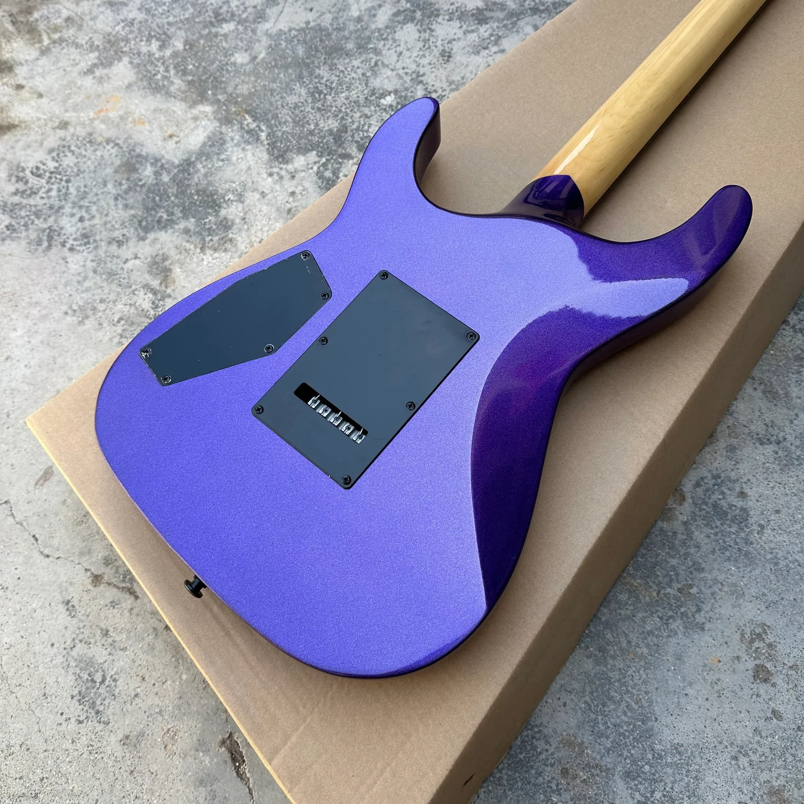 أعلى، KH-2 Ouija كيرك هاميت سينثيا جيتار، فلويد روز تريمولو بريدج #3