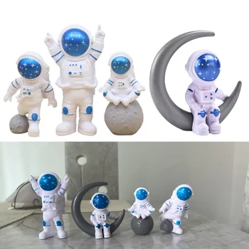1/3/4 Stuks Astronaut Decor Figuren En Maan Home Decor Plastic Astronaut Standbeeld Kamer Kantoor Desktop Decoratie Presenteert Jongen Cadeau