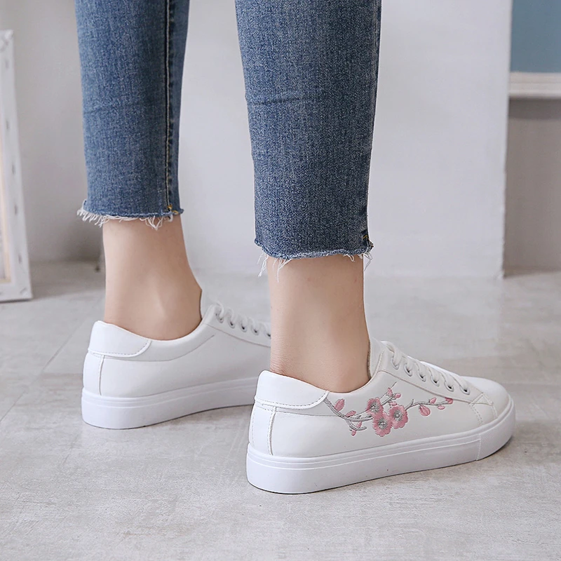 Dames Casual Sneakers 2024 Nieuwe Mode Ademende Walking Flat Designer Dames Sneakers Dames Gevulkaniseerde Schoenen Zapatos Mujer