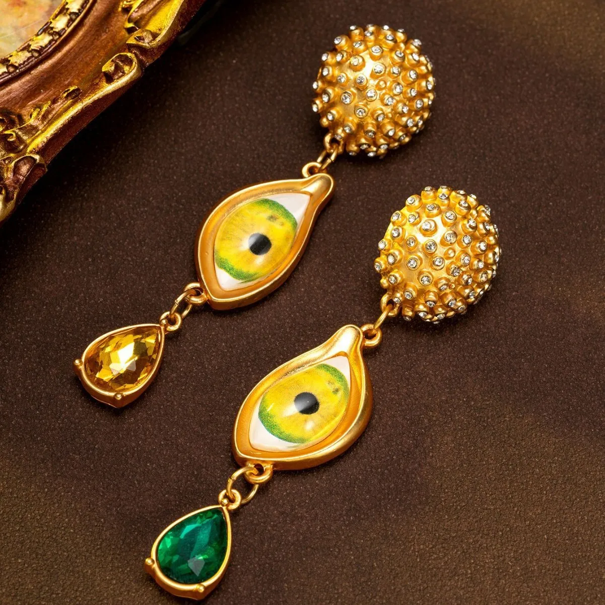 Eye Necklace Medieval Facial Features Realistic Classical Necklace Golden Devil's Eye Necklace