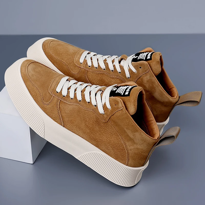 Sepatu Suede pria, trendi merek sepatu High Top Musim Dingin sol tebal warna coklat