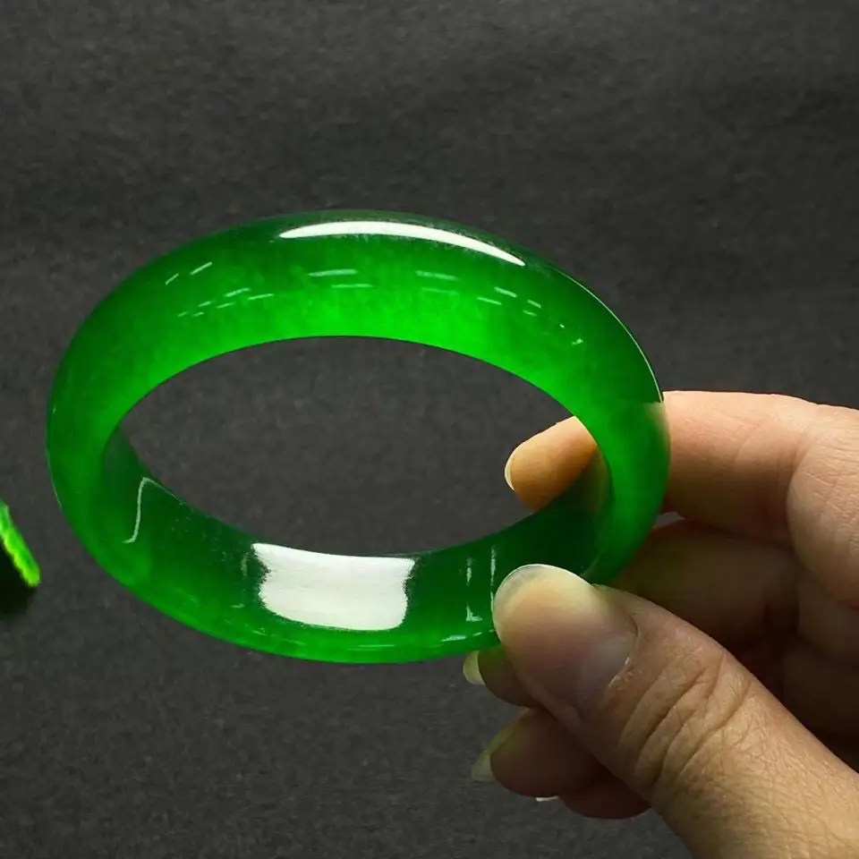 

Natural High-ice Quartzite Jade Full Green Bracelet, Retro Ethnic Style