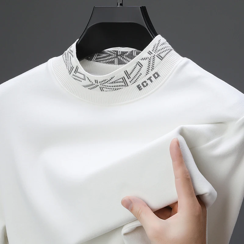 

High quality men's semi high neck velvet sweater long sleeved warm T-shirt autumn winter fashionable embroidery casual pullover