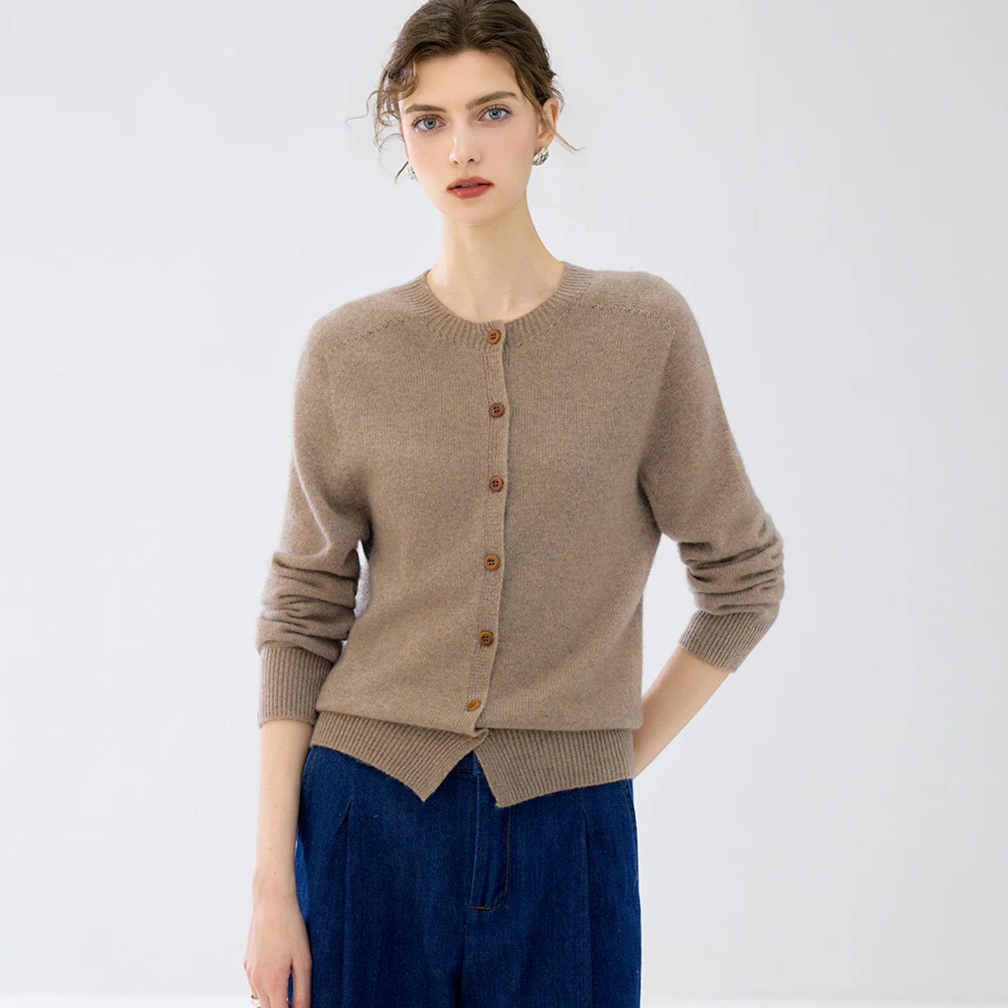 Women's Autumn Winter 100% Cashmere Cardigan Sweater Round Neck Single Breasted Wooden Buttons Solid Relaxed‑Fit Knit Outerwear