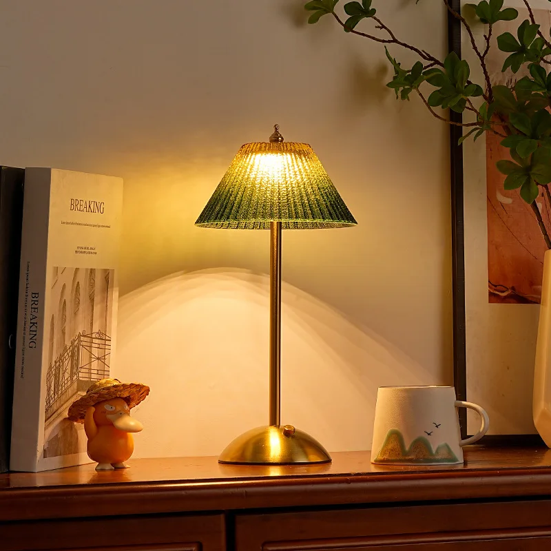 Retro green fan desk lamp, bedroom bedside night light, ambient light