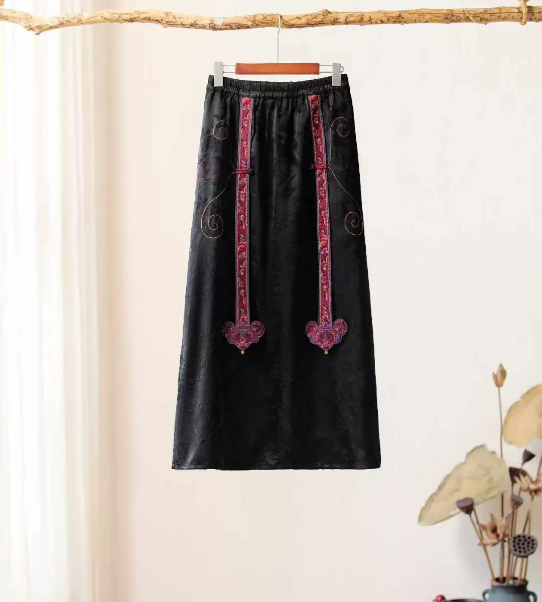 Original Winter pants for women Black jacquard elastic waist cotton-padded trousers Ethnic style embroidery Dress pants