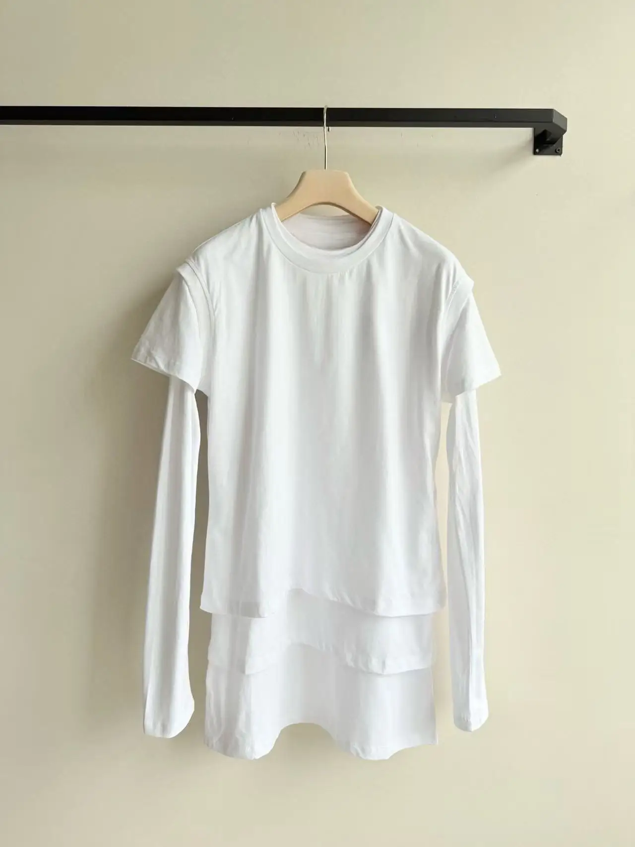 

2025 summer new women's fashionable round neck T-shirt casual and versatile three-piece split top