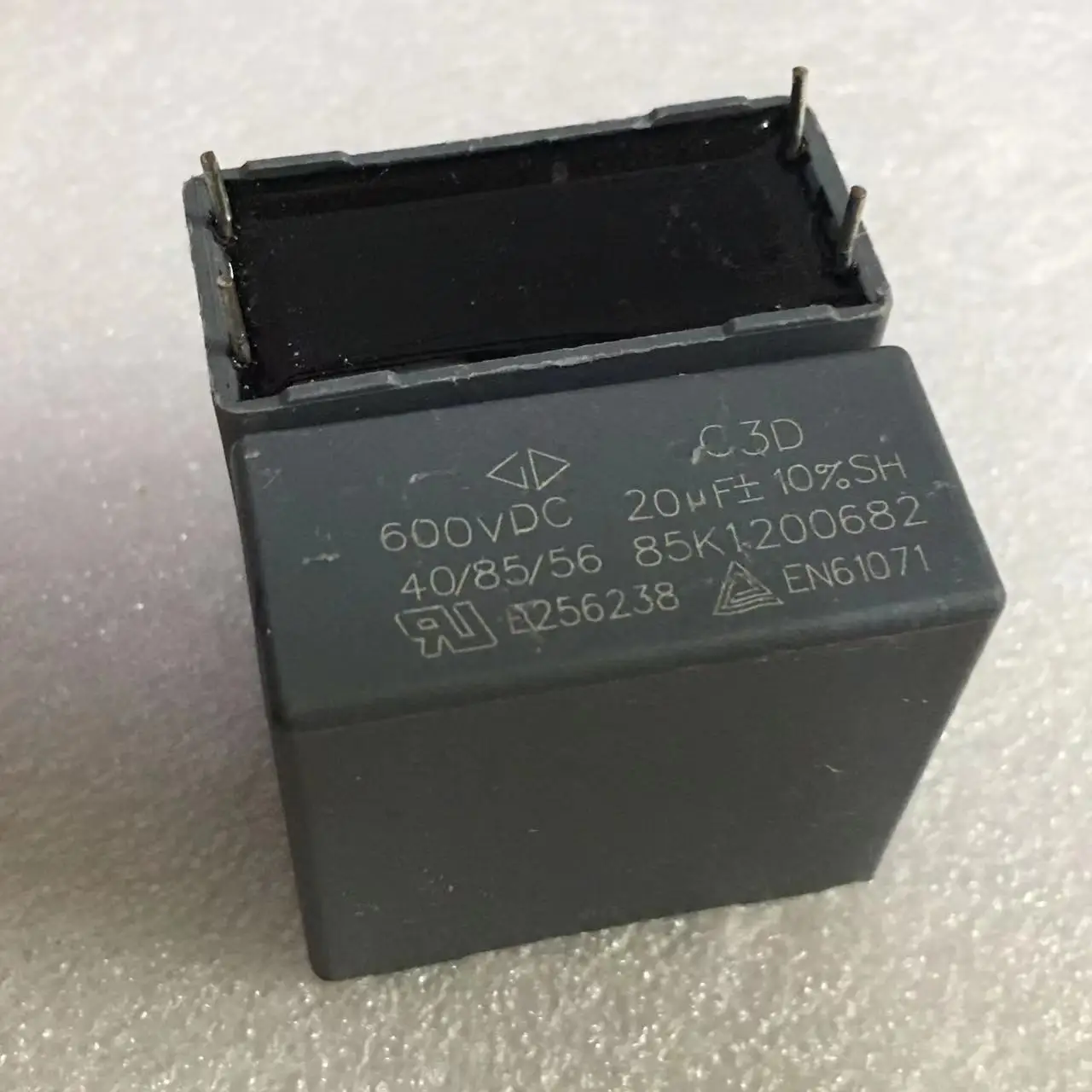 GD C3D series 20UF 600V DC thick copper pin turn off film electrodeless capacitor 10pcs price