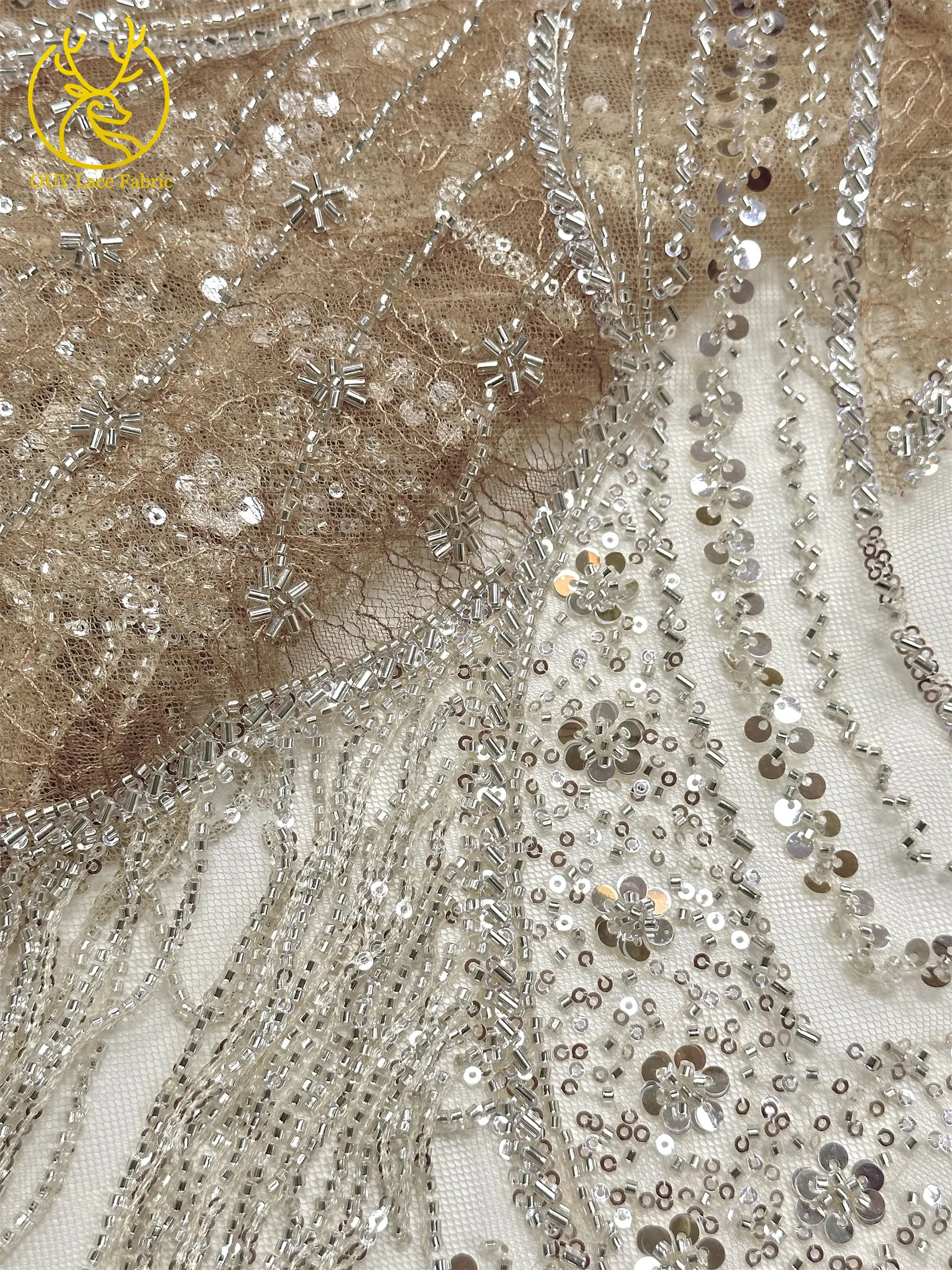 Neues Design 3D Laser Quasten-Perlen-Spitzenstoff Luxuriöser Hochwertiger Afrikanischer Pailletten-Spitzenstoff für Damen-Abendkleider zum Nähen – Detail 17