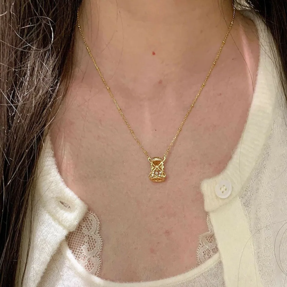 الإبداعية الفاخرة 925 فضة البطانة الزركون الذهب اللون جوفاء التدريجي الوقت الساعة الرملية قلادة قلادة للنساء مجوهرات هدية