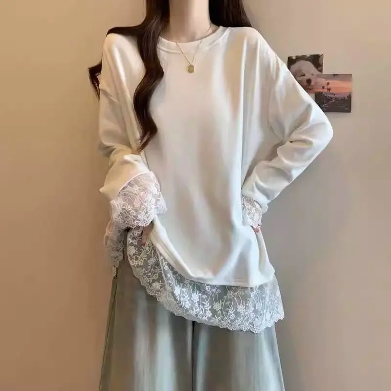 Camiseta de manga larga con empalme de encaje y cuello redondo de fibra de algodón puro para ocultar carne adelgazante de longitud media estilo perezoso de talla grande