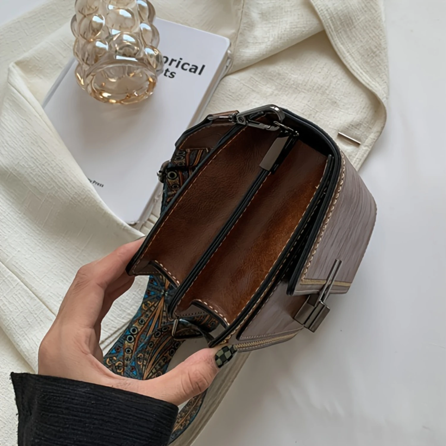 Retro Mini Square Shoulder Bag, Textured Flap Bag for Women