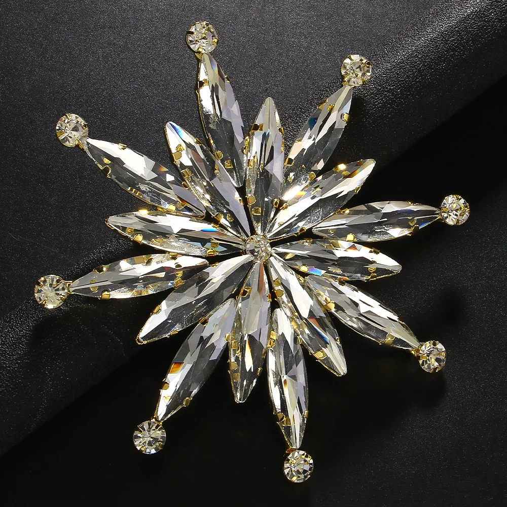 Luxury Rhinestones Irregular Flower Brooch Pin for Women Party Designer Body Jewelry Chest Decor Gift Dress Accessories Ornament