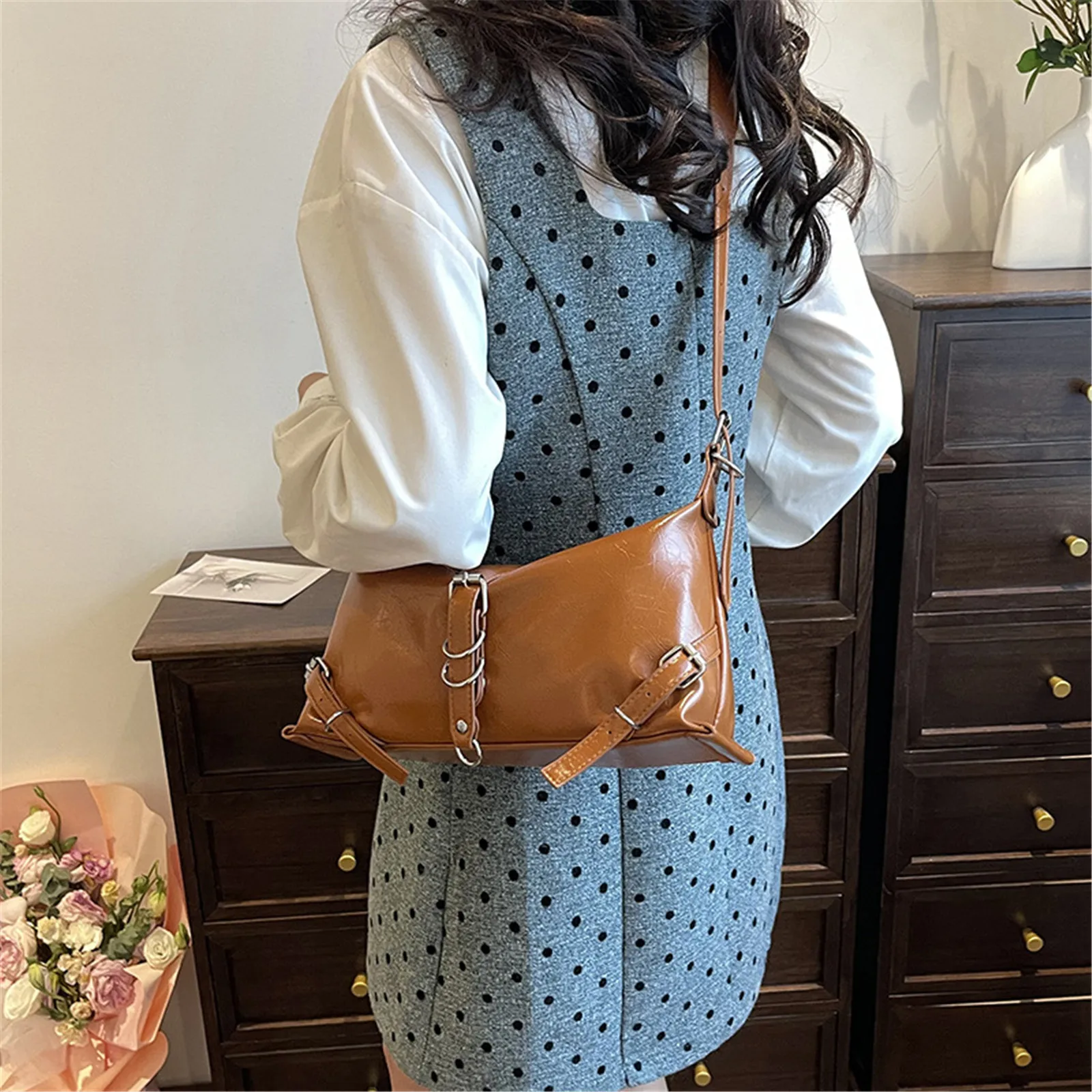 Retro Patent Leather Women's Shoulder Crossbody Bag Fashion Simplicity Advanced Sense Satchel Bag Trend Cool Handbag Hobos